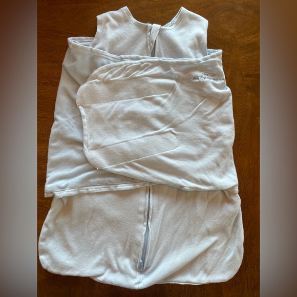 Halo Sleepsack Swaddle (newborn) - Picture 2 of 5